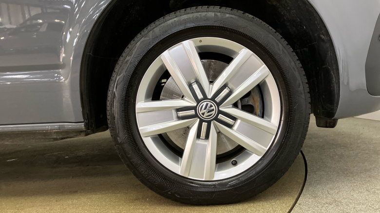 Volkswagen Transporter T32 Lwb Diesel 2.0 TDI 150 Highline Kombi Van